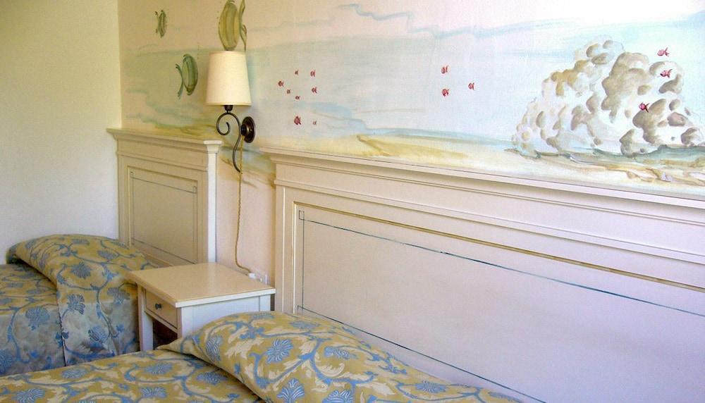 Aparthotel White Sand 3*