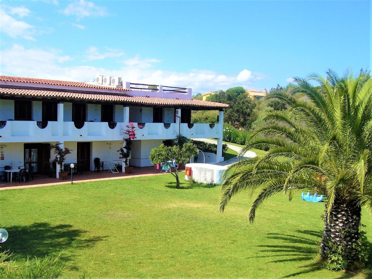Aparthotel White 3*
